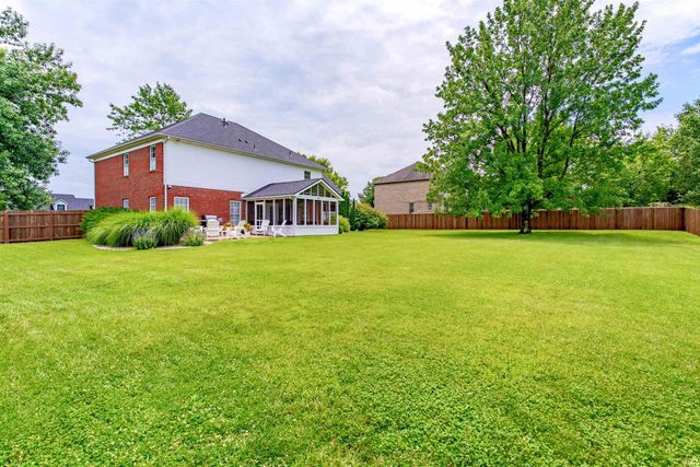 2855 Briarcliff Drive, Newburgh, IN 47630