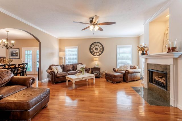 2855 Briarcliff Drive, Newburgh, IN 47630