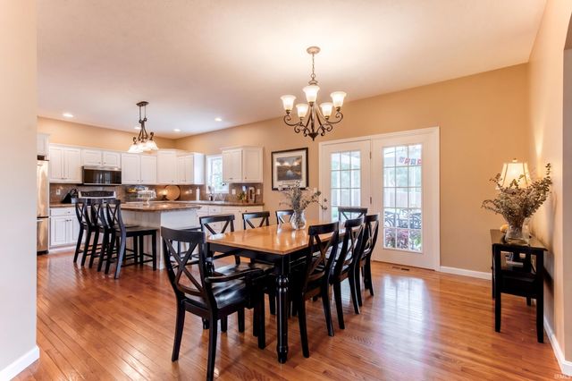 2855 Briarcliff Drive, Newburgh, IN 47630