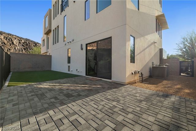 442 Serenity Point Drive, Henderson, NV 89012