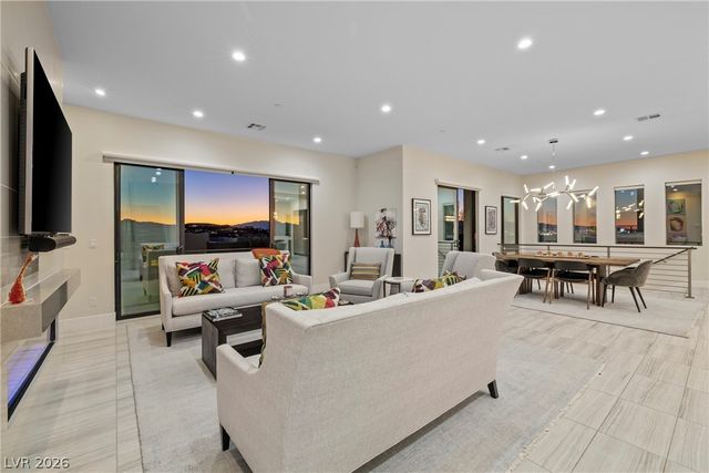 442 Serenity Point Drive, Henderson, NV 89012