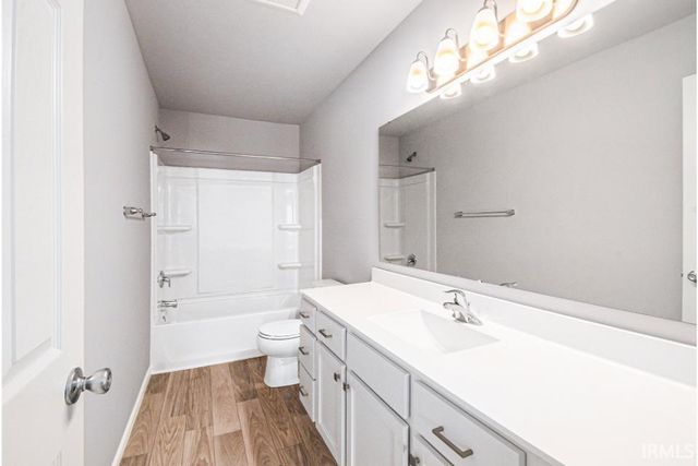 8247 Catberry Trail, Fort Wayne, IN 46804