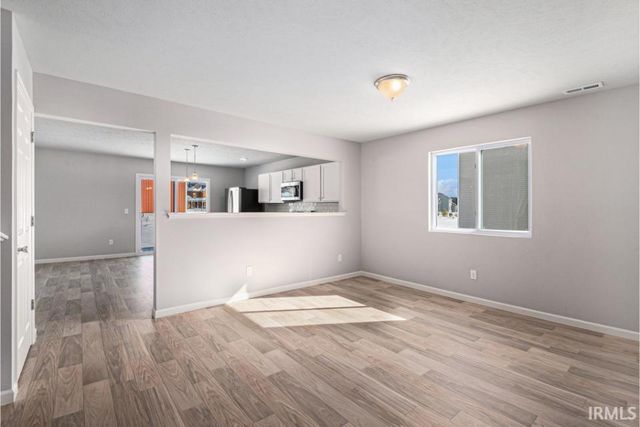 8247 Catberry Trail, Fort Wayne, IN 46804