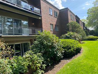 1204 Greendale Ave 128, Needham, MA 02492