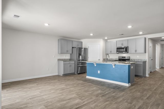 240 Country Grove Way, Galivants Ferry, SC 29544