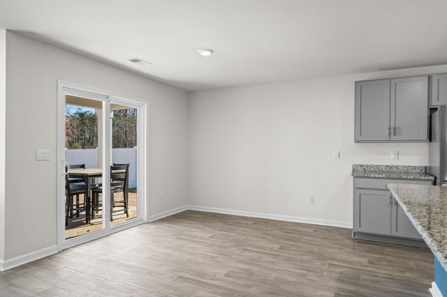 240 Country Grove Way, Galivants Ferry, SC 29544