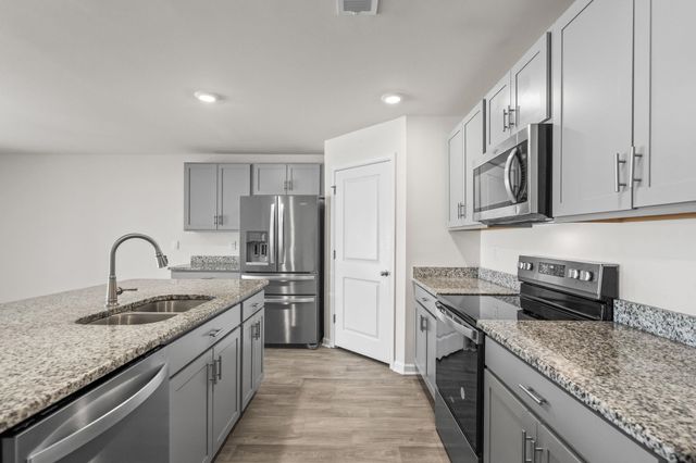 240 Country Grove Way, Galivants Ferry, SC 29544