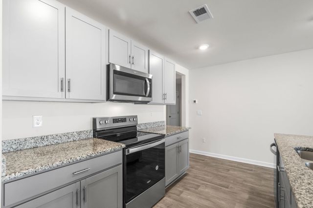 240 Country Grove Way, Galivants Ferry, SC 29544