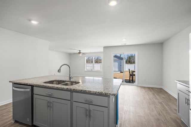 240 Country Grove Way, Galivants Ferry, SC 29544