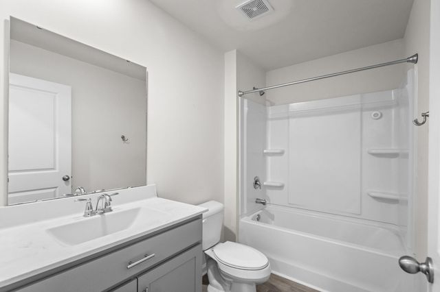 240 Country Grove Way, Galivants Ferry, SC 29544