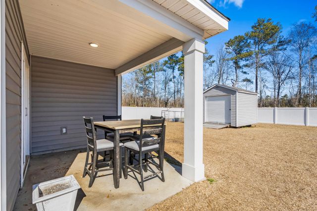 240 Country Grove Way, Galivants Ferry, SC 29544