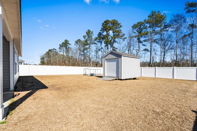 240 Country Grove Way, Galivants Ferry, SC 29544