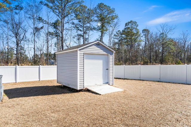 240 Country Grove Way, Galivants Ferry, SC 29544