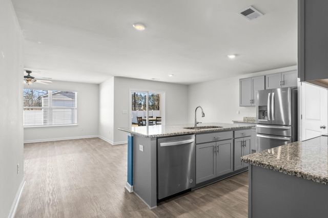 240 Country Grove Way, Galivants Ferry, SC 29544