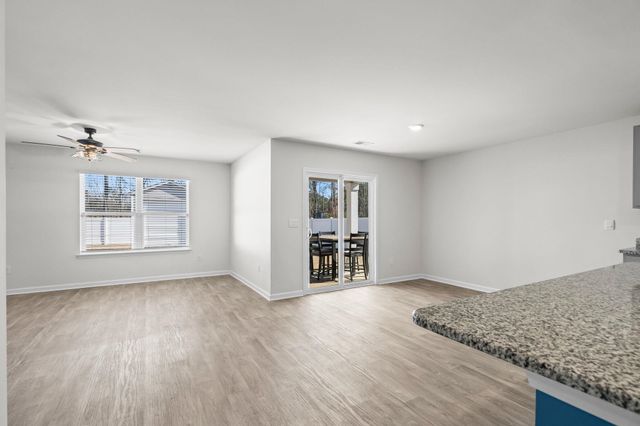 240 Country Grove Way, Galivants Ferry, SC 29544