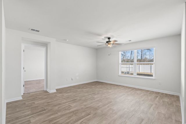 240 Country Grove Way, Galivants Ferry, SC 29544