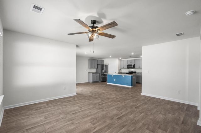 240 Country Grove Way, Galivants Ferry, SC 29544