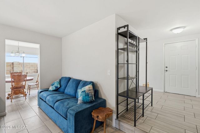 7484 S Via Hermosa, Tucson, AZ 85746