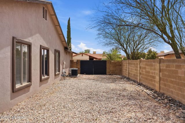 7484 S Via Hermosa, Tucson, AZ 85746