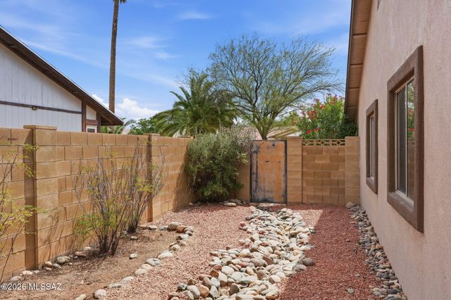 7484 S Via Hermosa, Tucson, AZ 85746