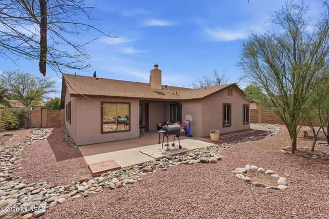 7484 S Via Hermosa, Tucson, AZ 85746