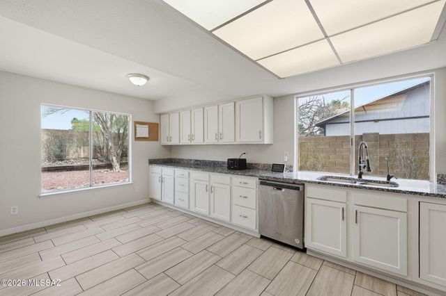 7484 S Via Hermosa, Tucson, AZ 85746
