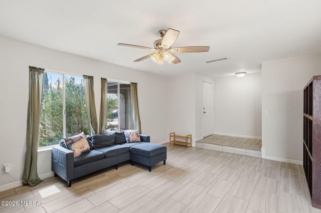 7484 S Via Hermosa, Tucson, AZ 85746