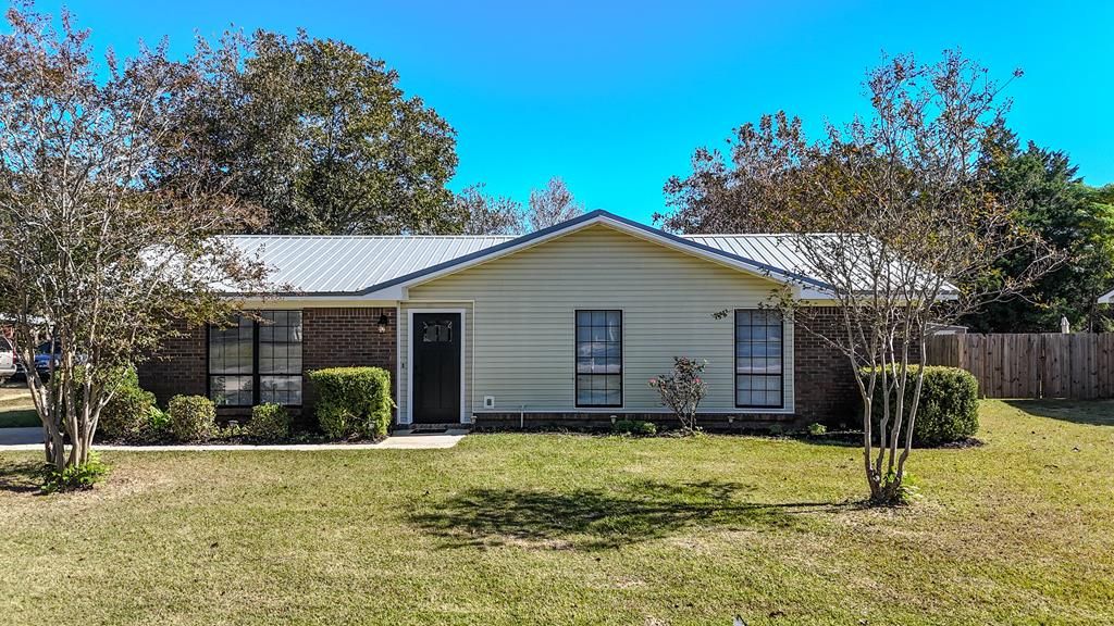 307 Caladium Rd, Taylor, AL 36301