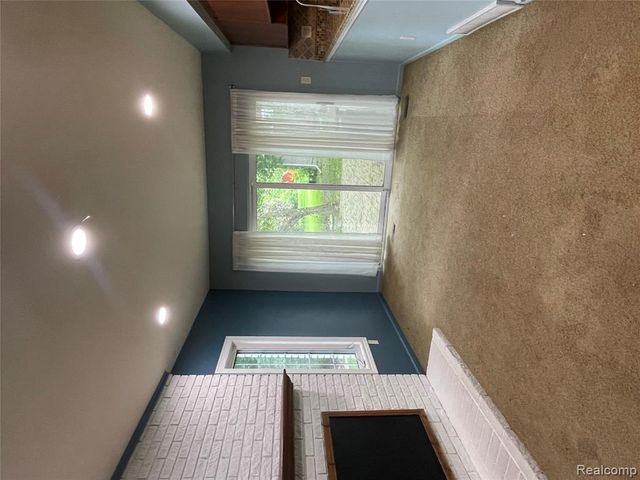 186 Randall Drive, Troy, MI 48085