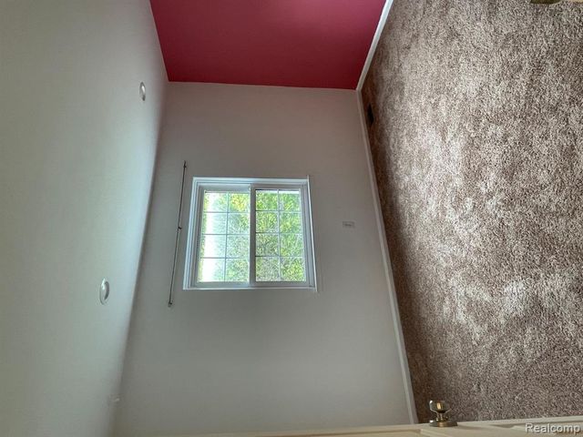 186 Randall Drive, Troy, MI 48085