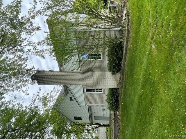 186 Randall Drive, Troy, MI 48085