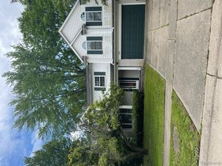 186 Randall Drive, Troy, MI 48085