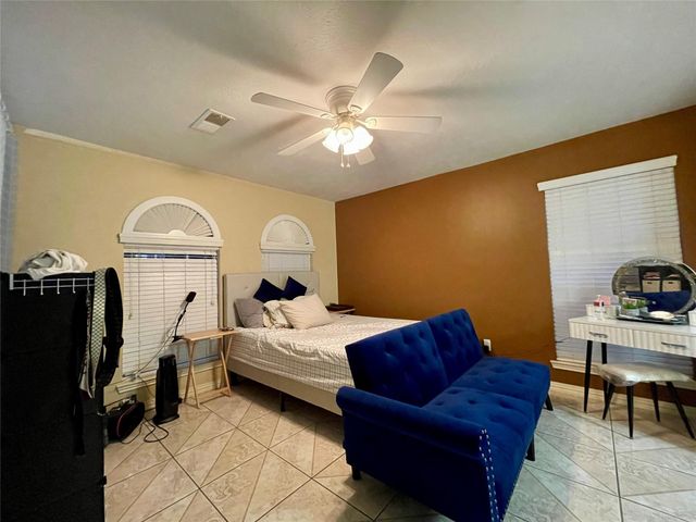 11723 Turtle Lake Drive, Houston, TX 77064