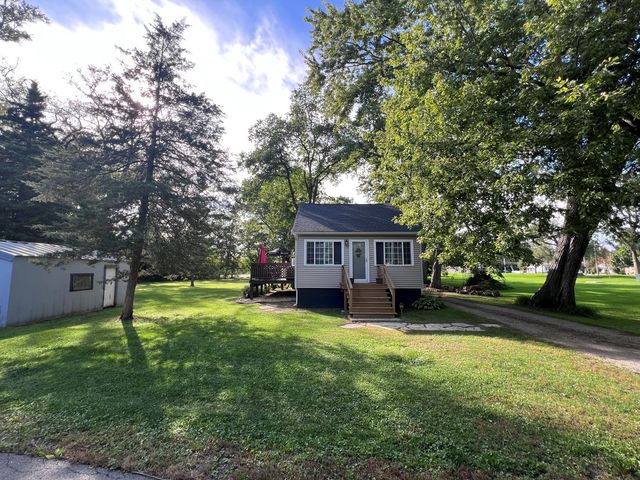 1701 W Low Avenue, Mchenry, IL 60050