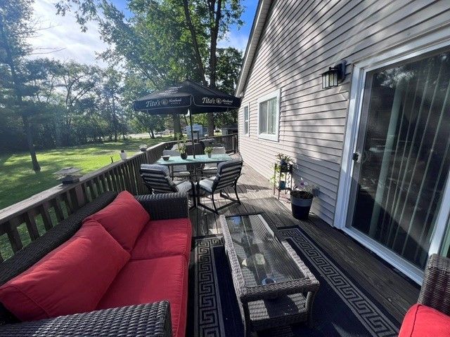 1701 W Low Avenue, Mchenry, IL 60050