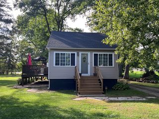 1701 W Low Avenue, Mchenry, IL 60050