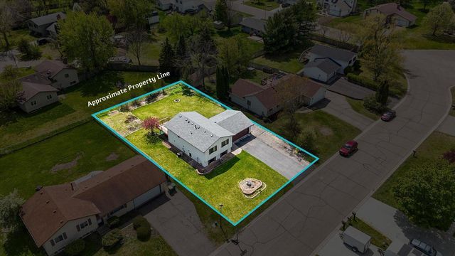 7916 Hallmark Way, Apple Valley, MN 55124