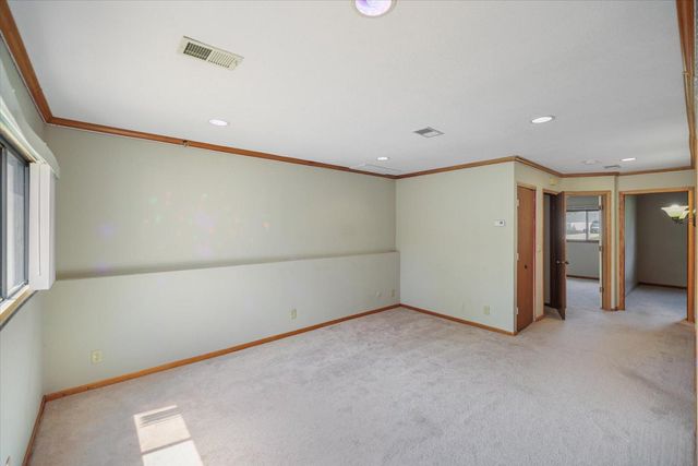 7916 Hallmark Way, Apple Valley, MN 55124