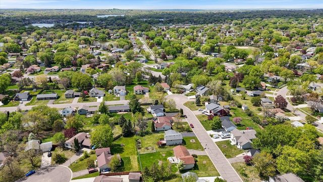 7916 Hallmark Way, Apple Valley, MN 55124