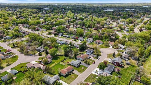 7916 Hallmark Way, Apple Valley, MN 55124