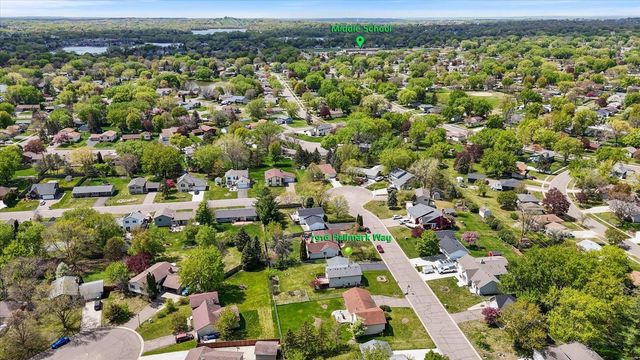 7916 Hallmark Way, Apple Valley, MN 55124