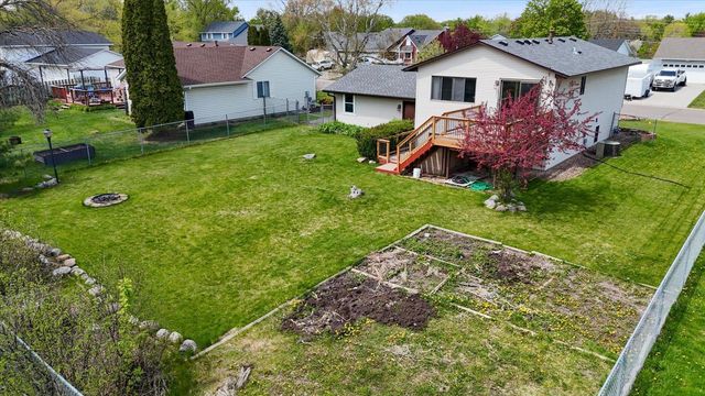 7916 Hallmark Way, Apple Valley, MN 55124