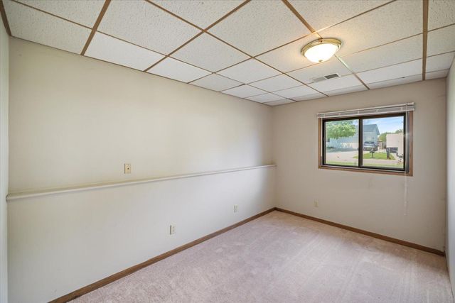 7916 Hallmark Way, Apple Valley, MN 55124