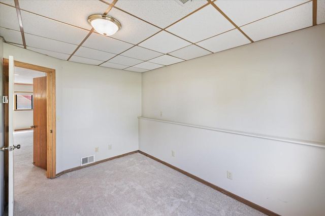 7916 Hallmark Way, Apple Valley, MN 55124