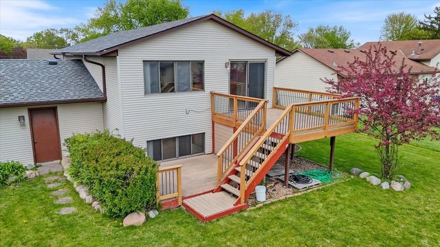 7916 Hallmark Way, Apple Valley, MN 55124