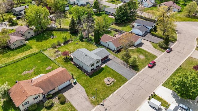 7916 Hallmark Way, Apple Valley, MN 55124