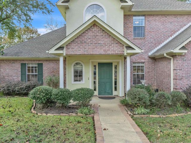 105 Willow Brook Dr, White Oak, TX 75693