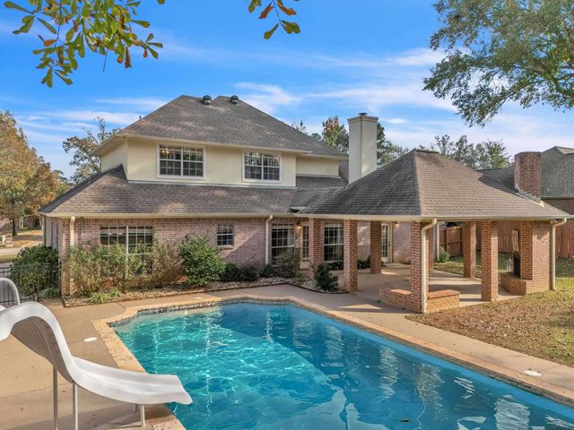 105 Willow Brook Dr, White Oak, TX 75693