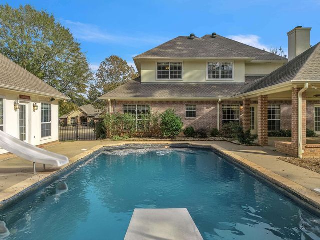 105 Willow Brook Dr, White Oak, TX 75693