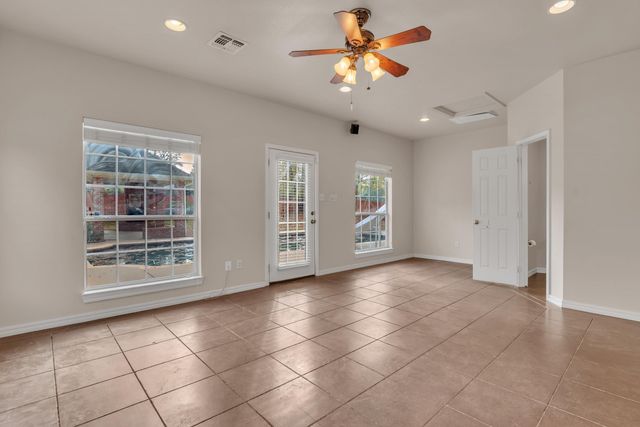 105 Willow Brook Dr, White Oak, TX 75693